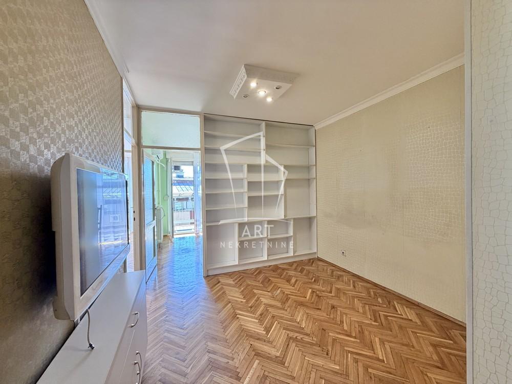 Slika 1 - Bulevar despota Stefana, Troiposoban stan na prodaju, 69m2, 242.000€