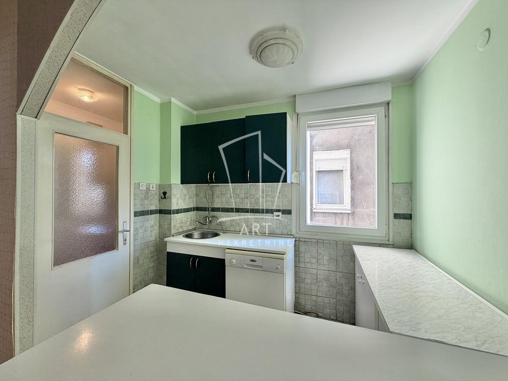 Slika 3 - Bulevar despota Stefana, Troiposoban stan na prodaju, 69m2, 242.000€