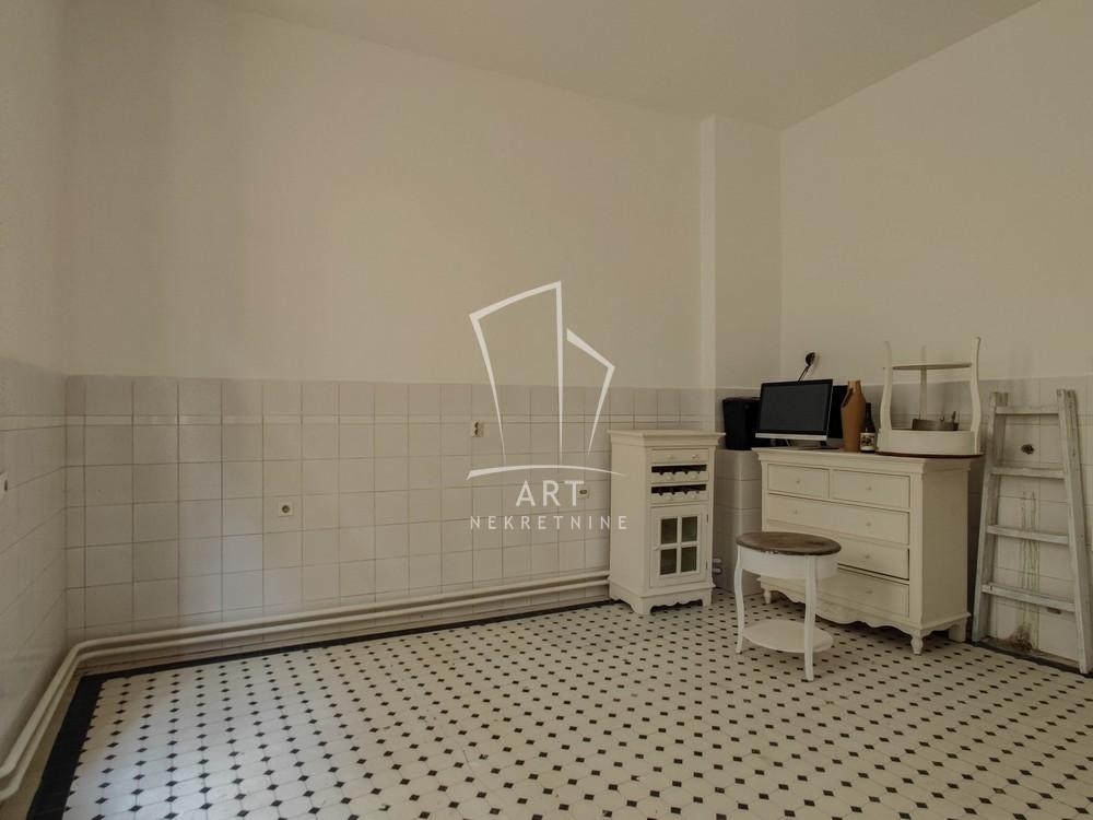 Slika 11 - Cara Uroša, Šestosoban stan na prodaju, 239m2, 950.000€