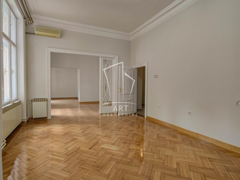Slika 1 - Cara Uroša, Šestosoban stan na prodaju, 239m2, 950.000€