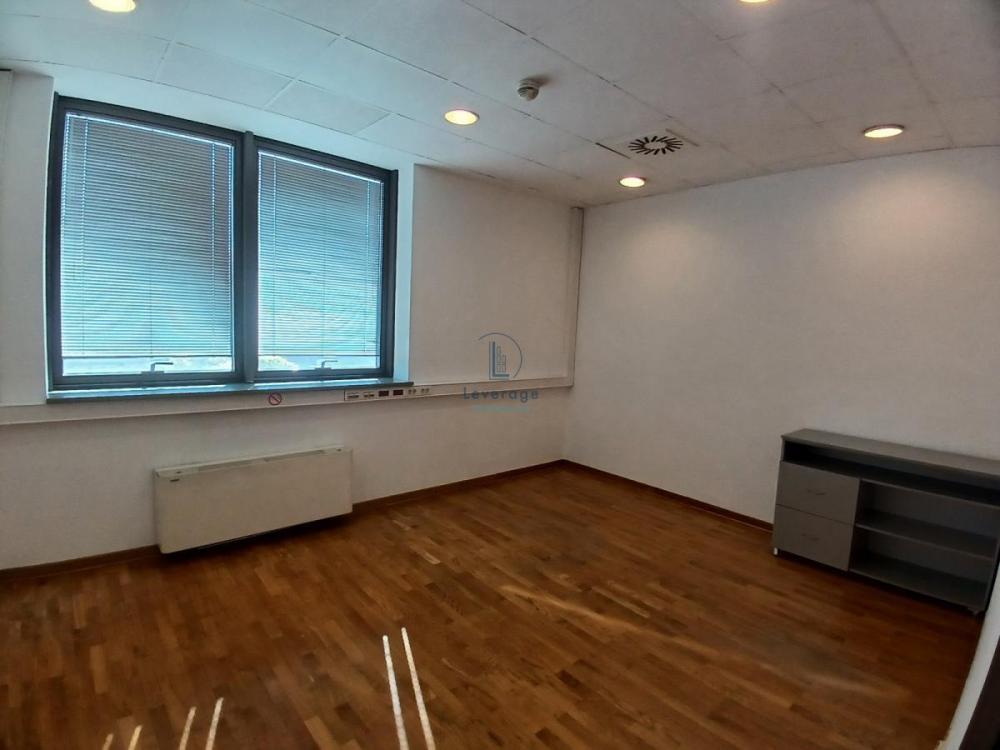 Slika 6 - Partizanske avijacije,  Lokal za izdavanje, 330m2, 4.950€