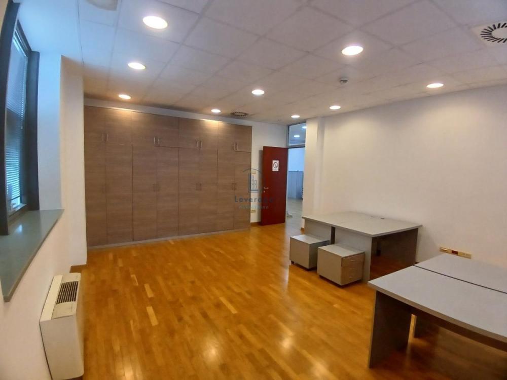 Slika 1 - Partizanske avijacije,  Lokal za izdavanje, 330m2, 4.950€