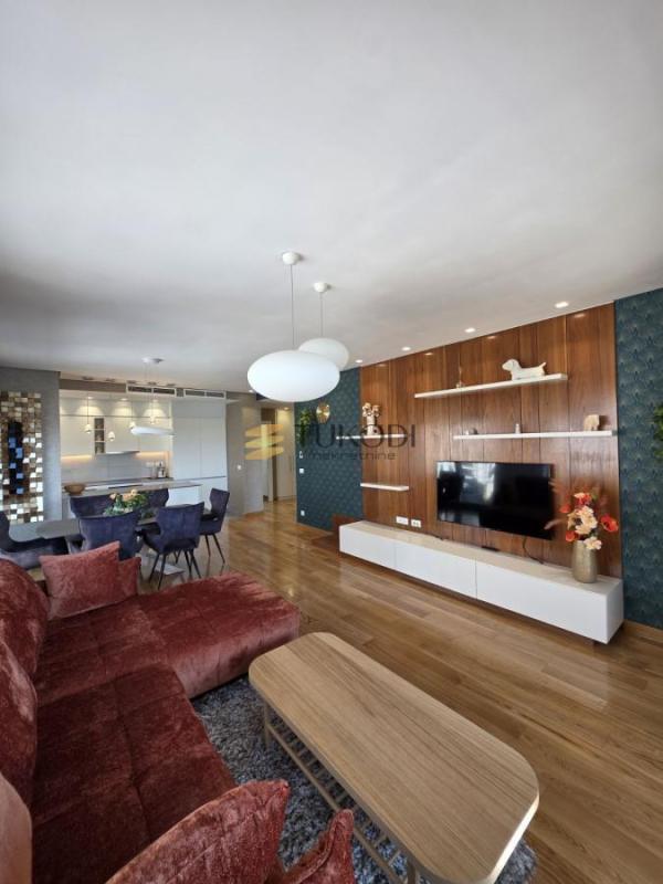 Slika 3 - Četvorosoban stan za izdavanje, 138m2, 3.500€