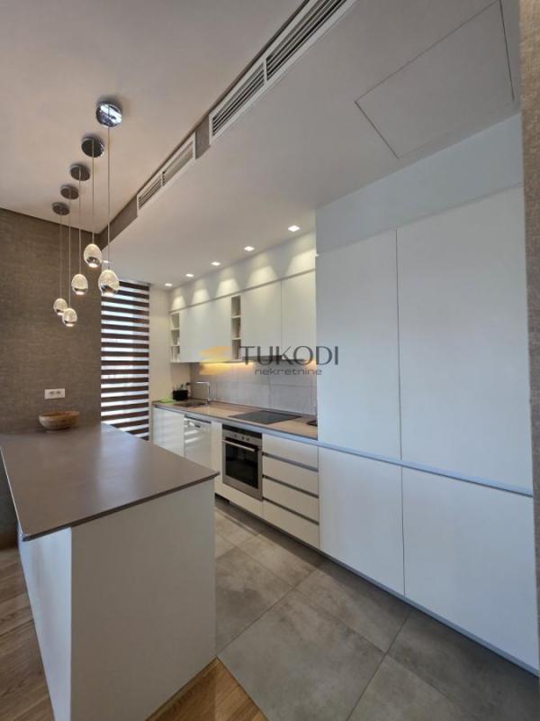 Slika 8 - Četvorosoban stan za izdavanje, 138m2, 3.500€