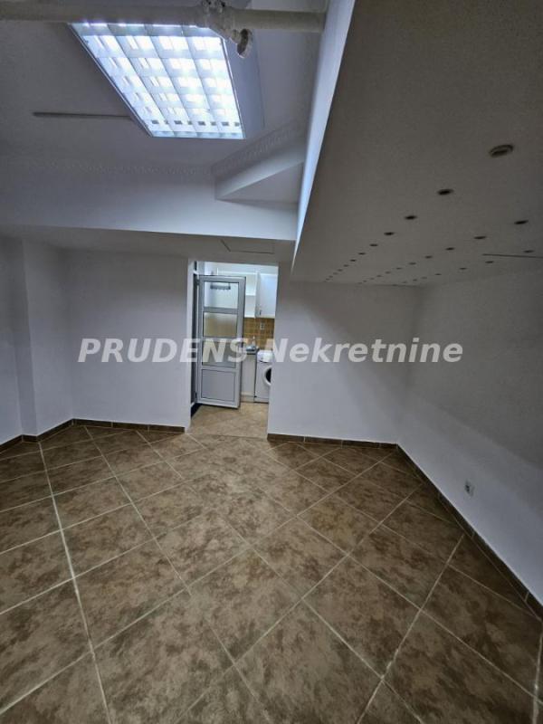 Slika 1 - Nedeljka Gvozdenovića, Jednosoban stan za izdavanje, 30m2, 350€