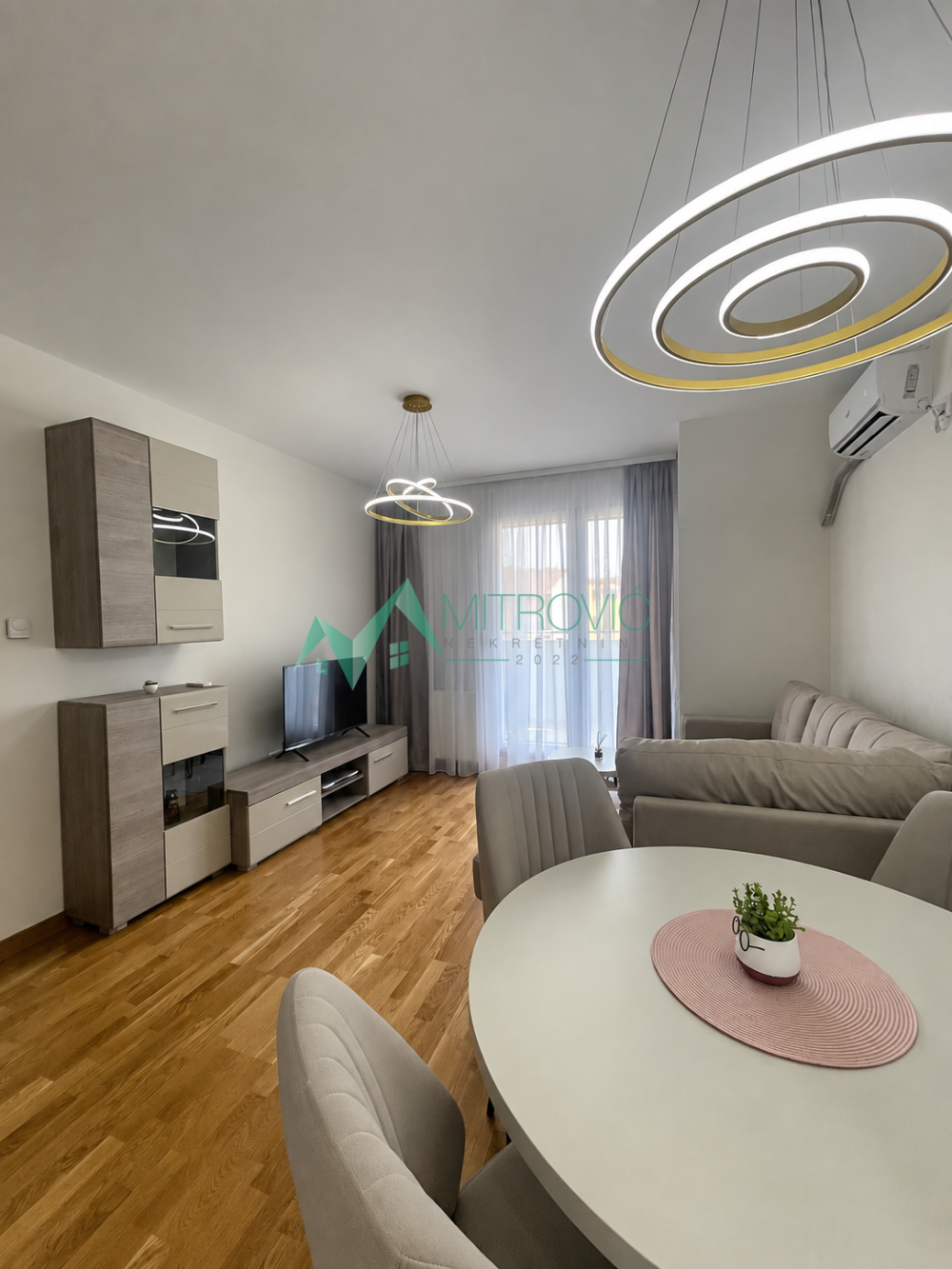 Glavna slika -Dvosoban stan za izdavanje, 43m2, 550€