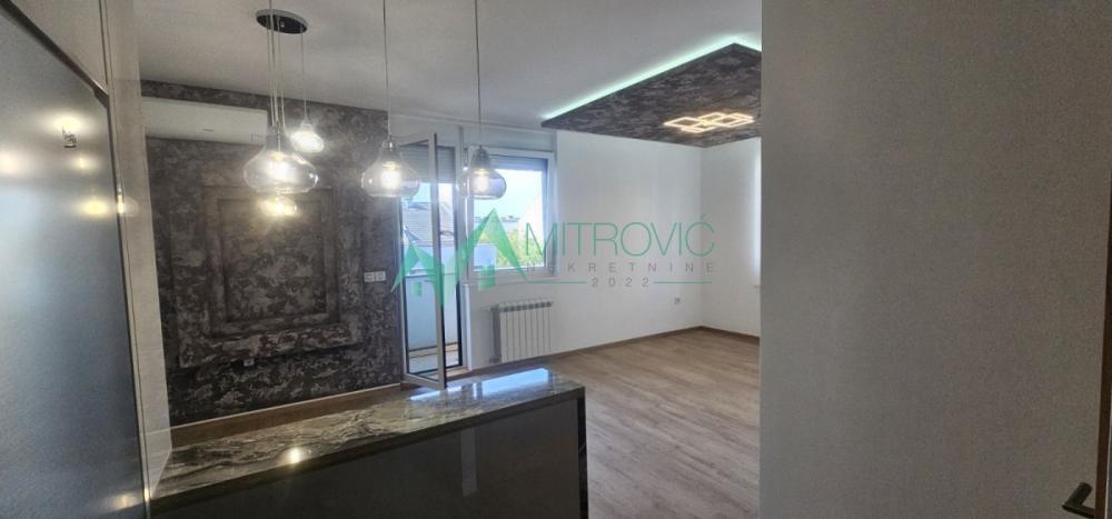 Glavna slika -Trosoban stan za izdavanje, 73m2, 1.150€