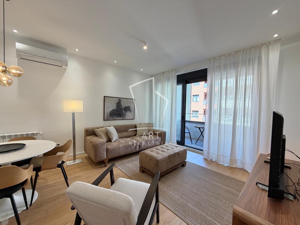 Slika 2 - Subotička, Dvoiposoban stan za izdavanje, 50m2, 700€