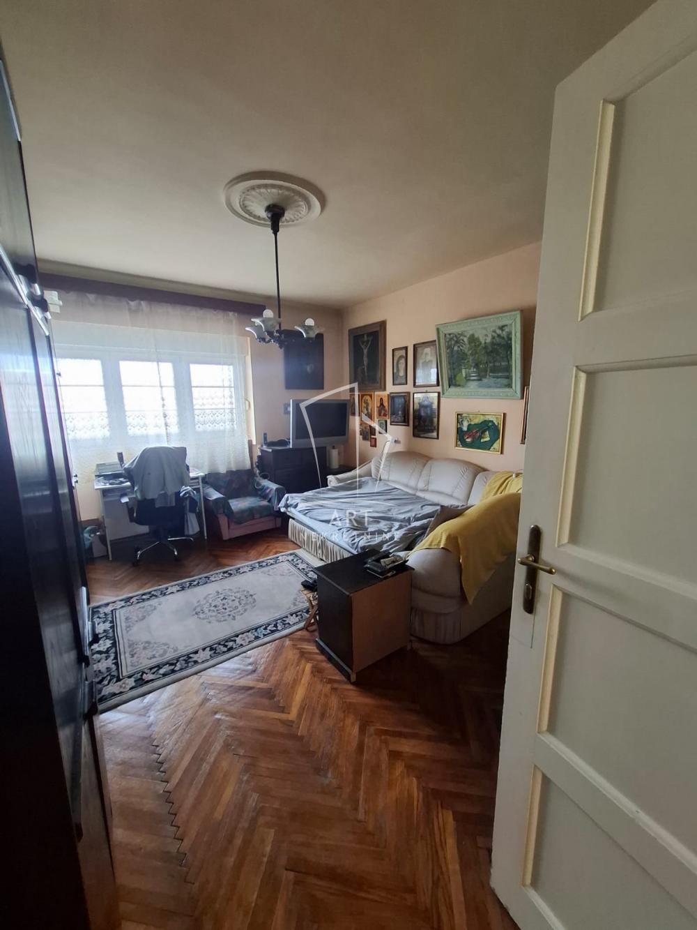 Slika 2 - Nemanjina, Četvorosoban stan na prodaju, 81m2, 365.000€