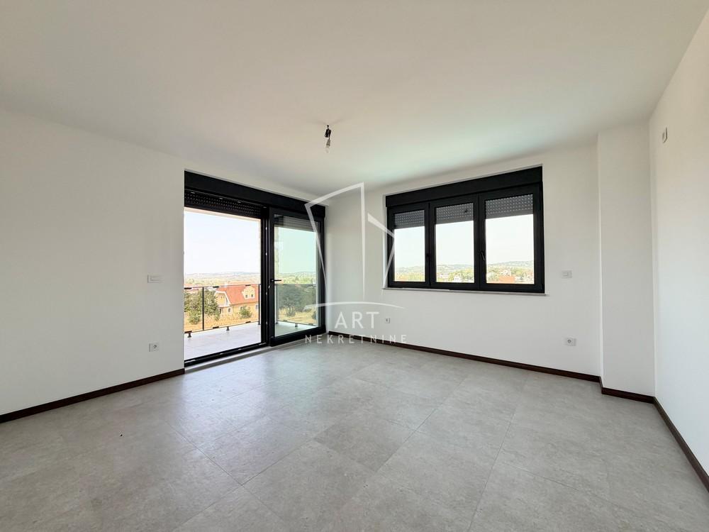 Slika 4 - Braće Stošić,  Kuća na prodaju, 353m2, 550.000€