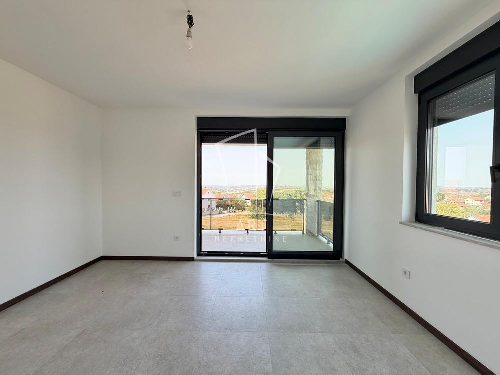 Slika 6 - Braće Stošić,  Kuća na prodaju, 353m2, 550.000€
