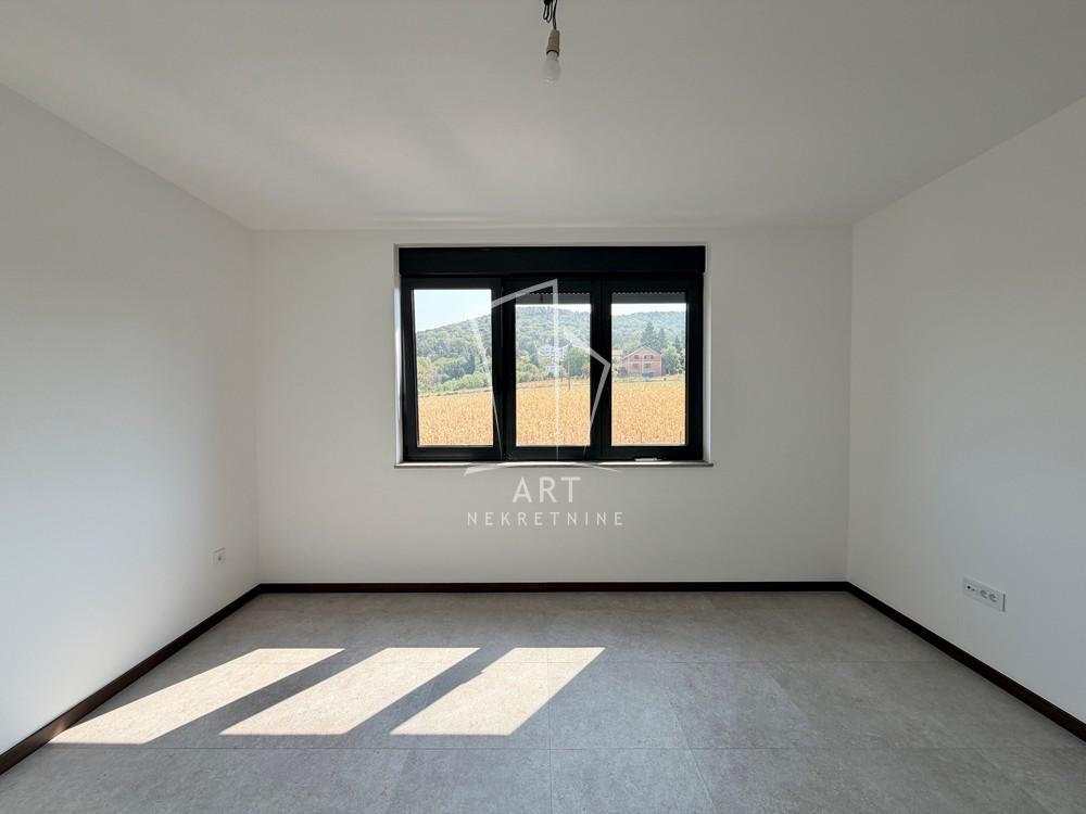 Slika 7 - Braće Stošić,  Kuća na prodaju, 353m2, 550.000€