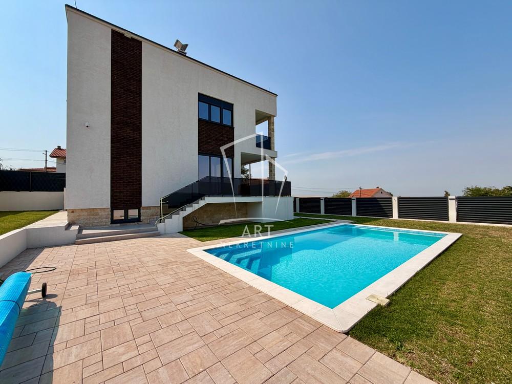 Slika 9 - Braće Stošić,  Kuća na prodaju, 353m2, 550.000€