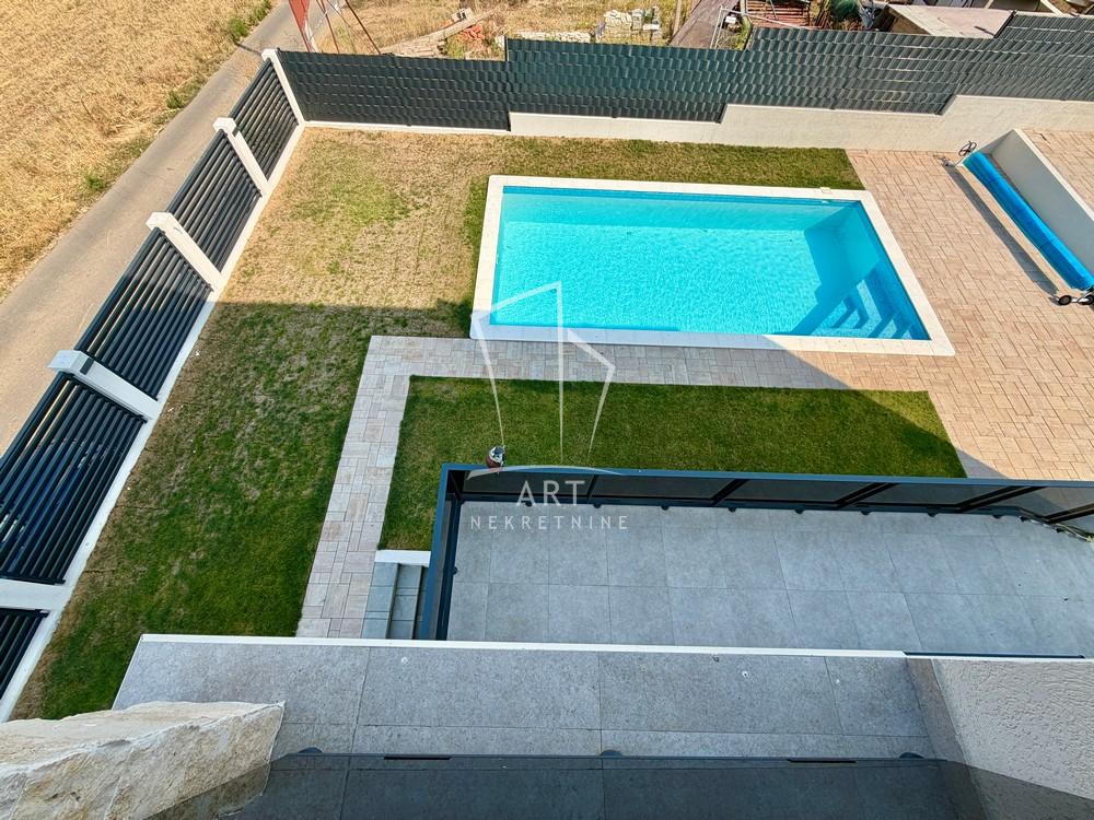 Slika 10 - Braće Stošić,  Kuća na prodaju, 353m2, 550.000€