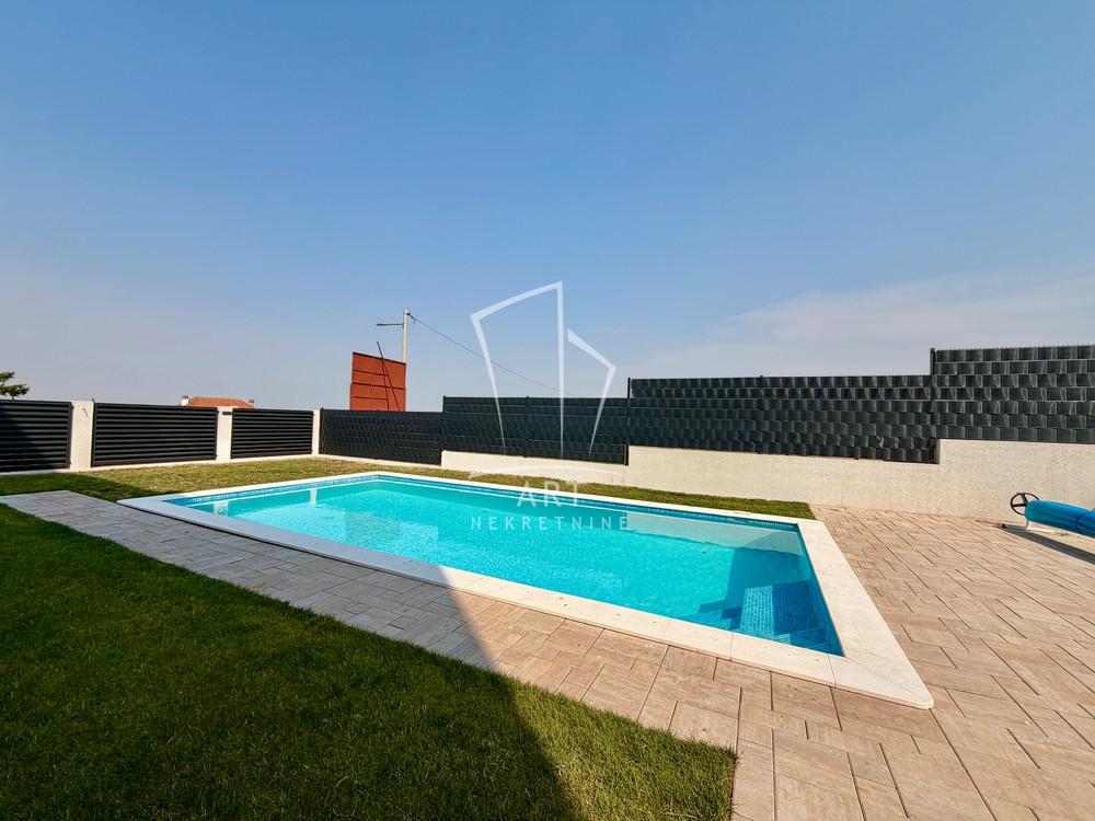 Slika 11 - Braće Stošić,  Kuća na prodaju, 353m2, 550.000€