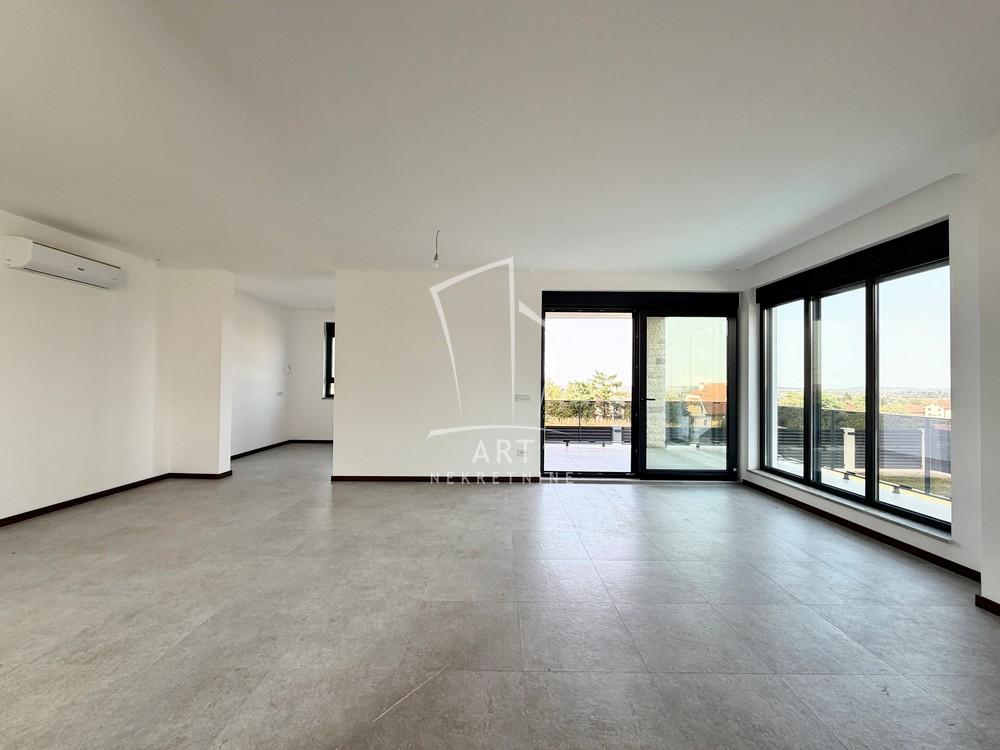 Slika 1 - Braće Stošić,  Kuća na prodaju, 353m2, 550.000€