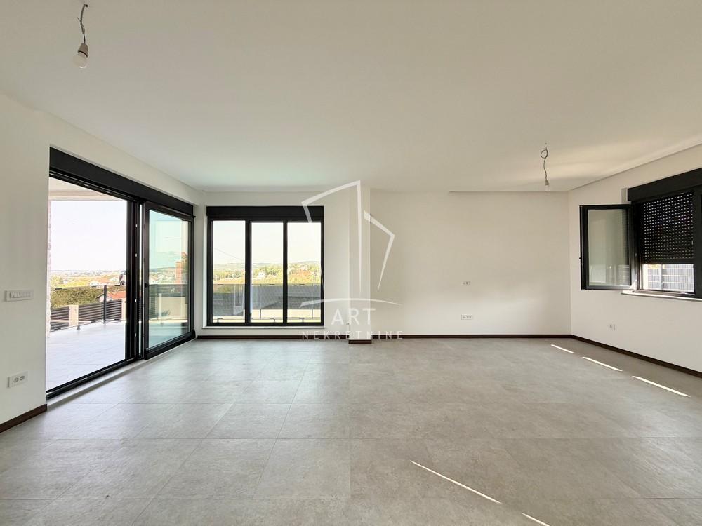 Slika 3 - Braće Stošić,  Kuća na prodaju, 353m2, 550.000€
