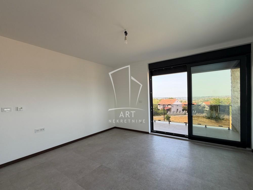 Slika 5 - Braće Stošić,  Kuća na prodaju, 353m2, 550.000€