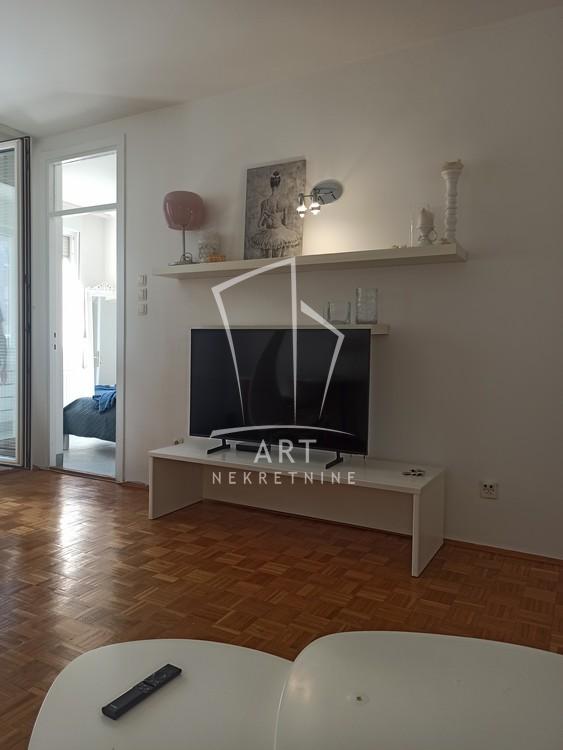 Slika 2 - Antifašističke borbe, Dvosoban stan za izdavanje, 49m2, 850€