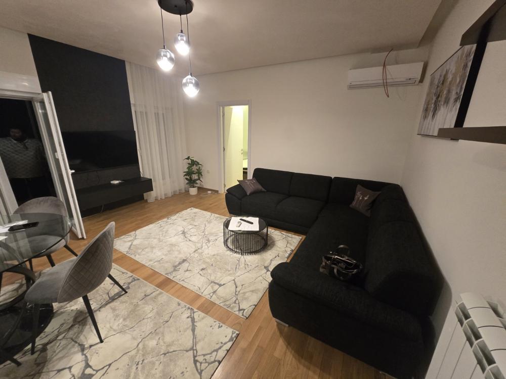 Glavna slika -Velisava Vulovića, Trosoban stan za izdavanje, 86m2, 1.500€
