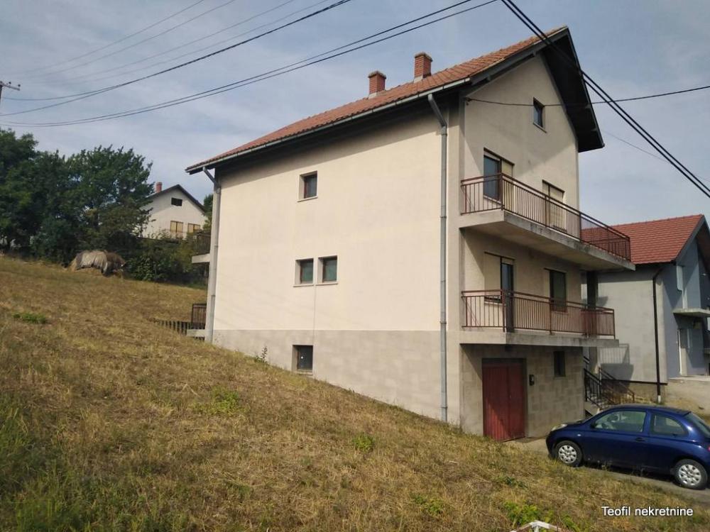 Slika 1 - Porodice Živanović, Kuća na prodaju, 350m2, 189.000€