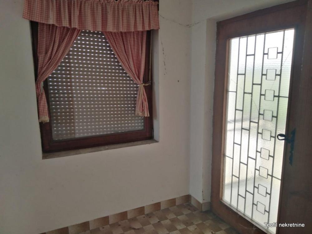 Slika 4 - Porodice Živanović, Kuća na prodaju, 350m2, 189.000€