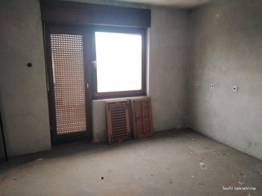 Slika 5 - Porodice Živanović, Kuća na prodaju, 350m2, 189.000€