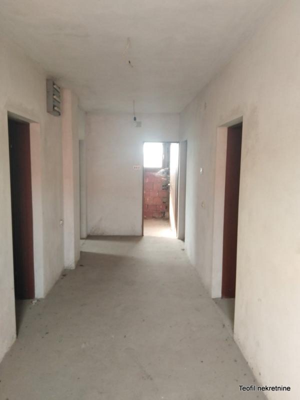 Slika 8 - Porodice Živanović, Kuća na prodaju, 350m2, 189.000€