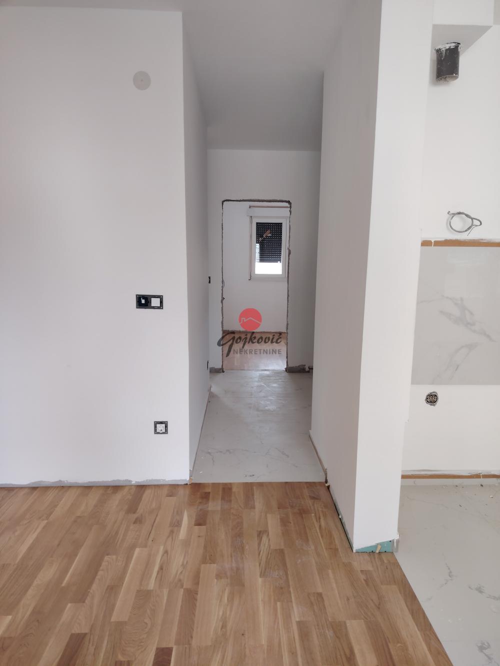 Slika 1 - Vitezova Karađorđeve Zvezde, Dvoiposoban stan na prodaju, 53m2, 145.750€