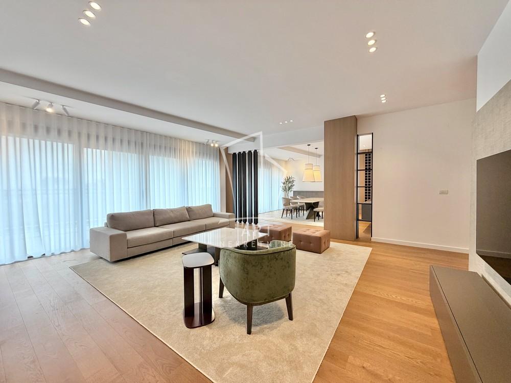 Slika 2 - Bulevar oslobođenja, Četvorosoban stan za izdavanje, 202m2, 4.200€