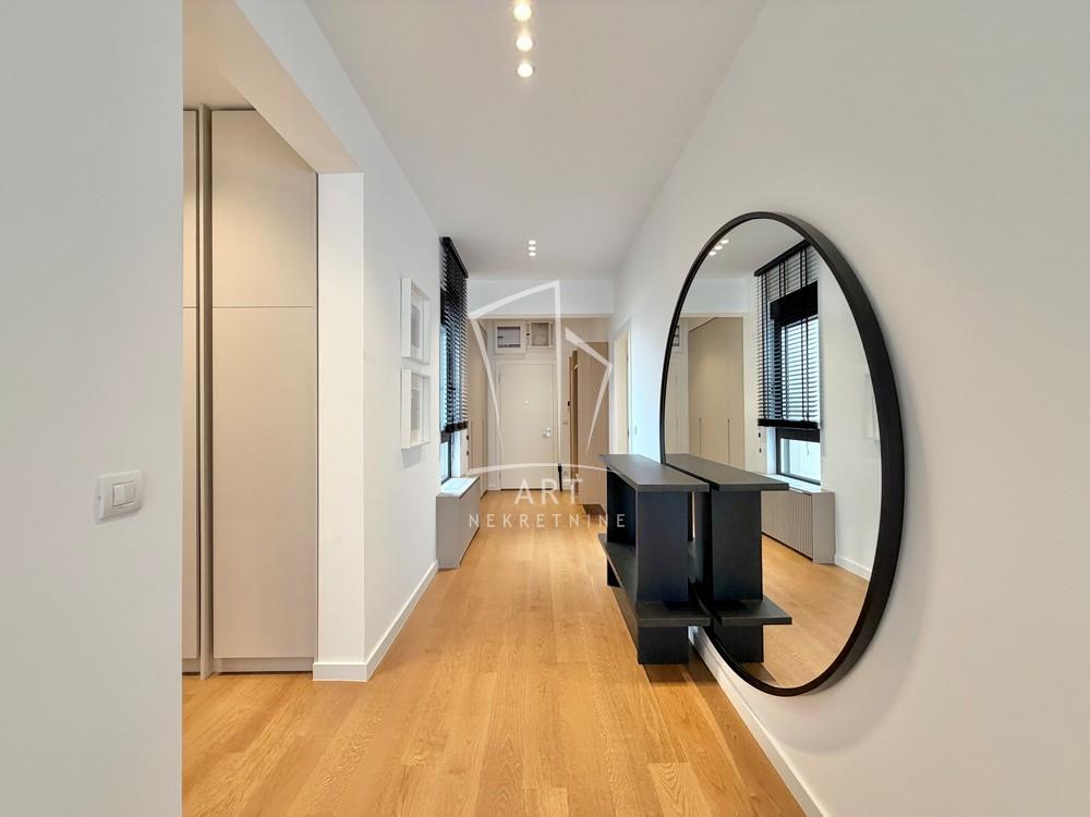 Slika 8 - Bulevar oslobođenja, Četvorosoban stan za izdavanje, 202m2, 4.200€