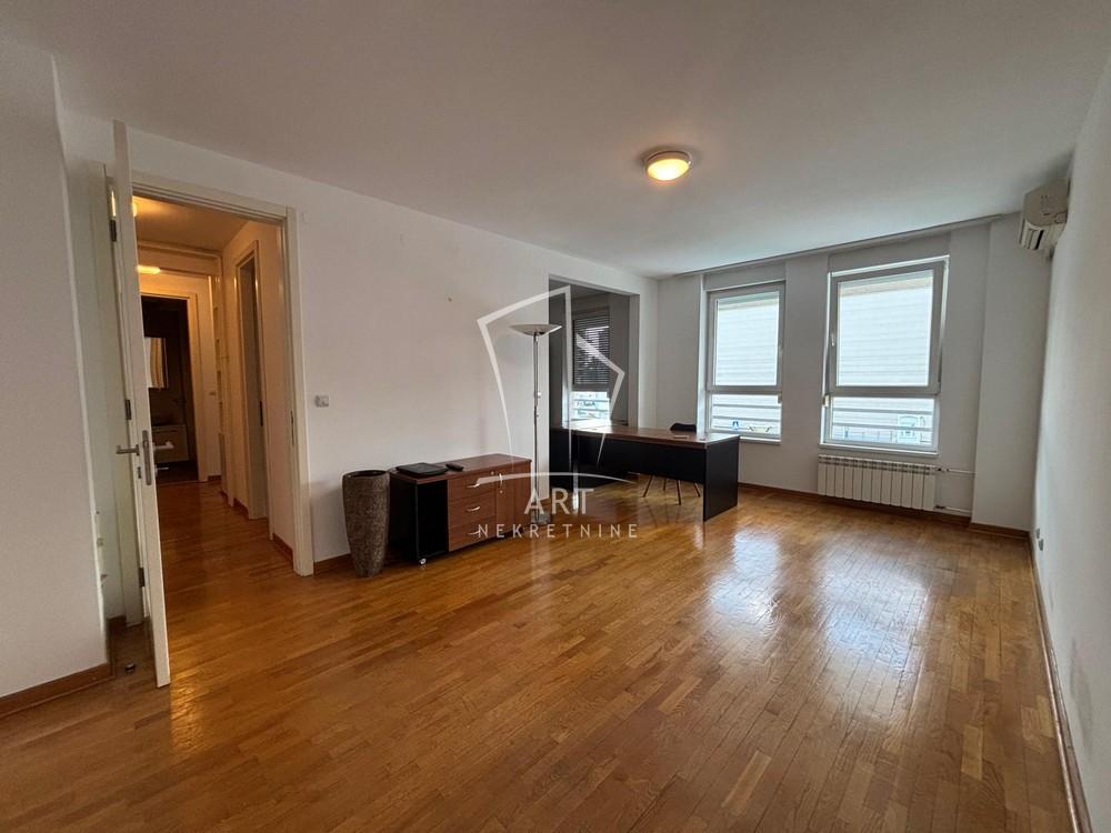 Slika 1 - Jurija Gagarina,  Lokal za izdavanje, 56m2, 800€