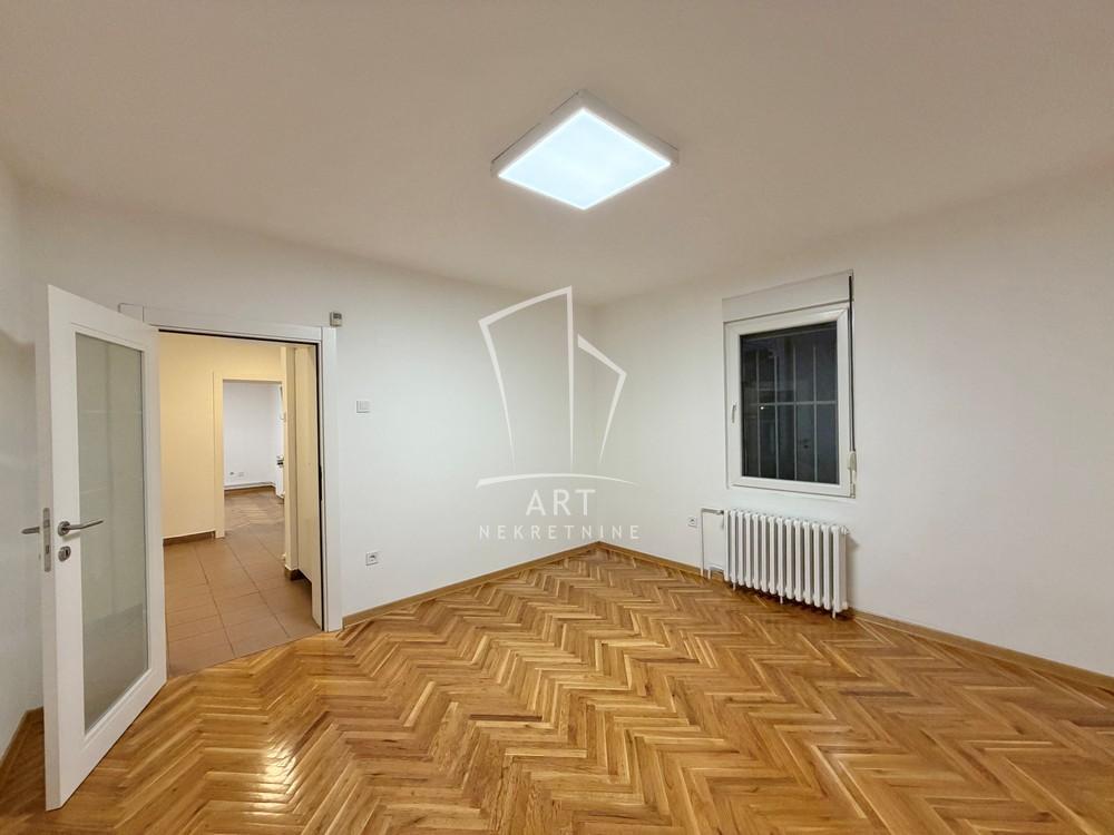 Slika 9 - Narodnog Fronta,  Lokal za izdavanje, 95m2, 2.200€