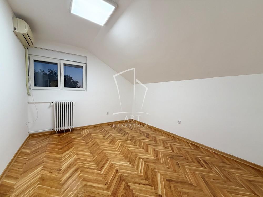 Slika 10 - Narodnog Fronta,  Lokal za izdavanje, 95m2, 2.200€