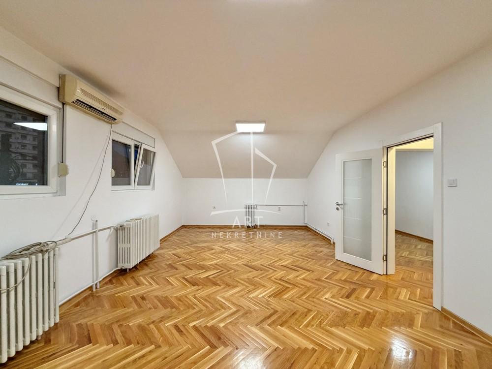 Slika 3 - Narodnog Fronta,  Lokal za izdavanje, 95m2, 2.200€