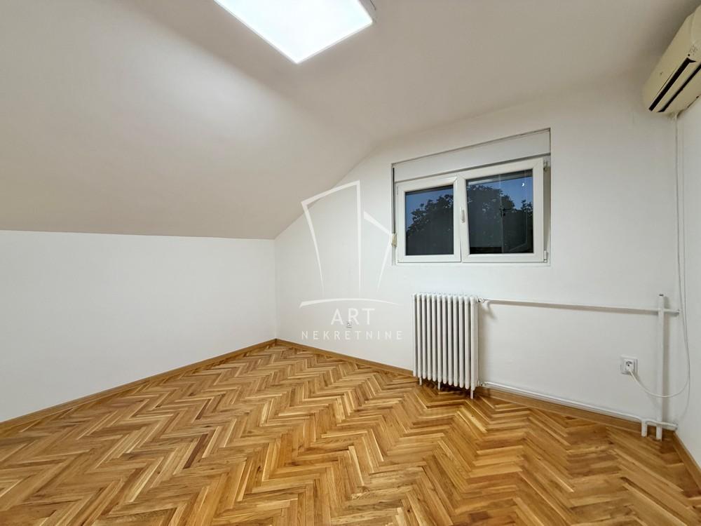 Slika 4 - Narodnog Fronta,  Lokal za izdavanje, 95m2, 2.200€