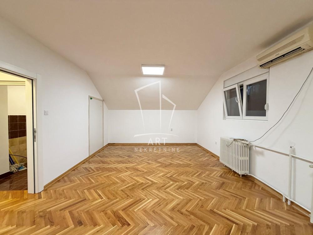 Slika 5 - Narodnog Fronta,  Lokal za izdavanje, 95m2, 2.200€