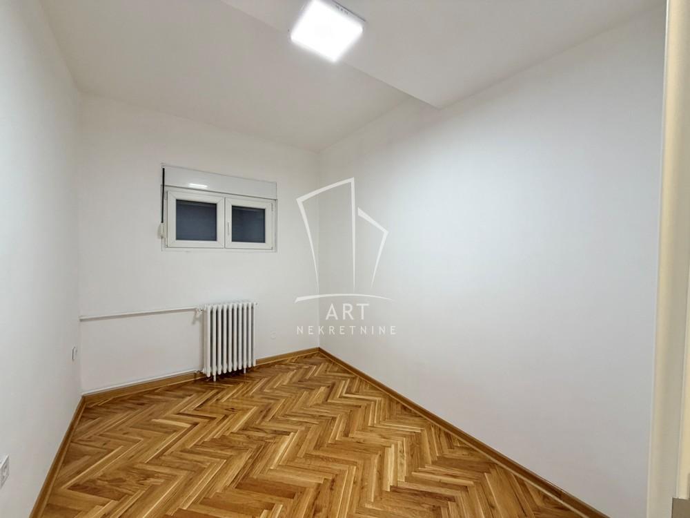 Slika 6 - Narodnog Fronta,  Lokal za izdavanje, 95m2, 2.200€