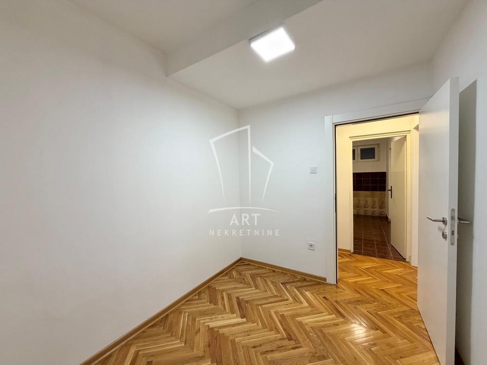 Slika 7 - Narodnog Fronta,  Lokal za izdavanje, 95m2, 2.200€