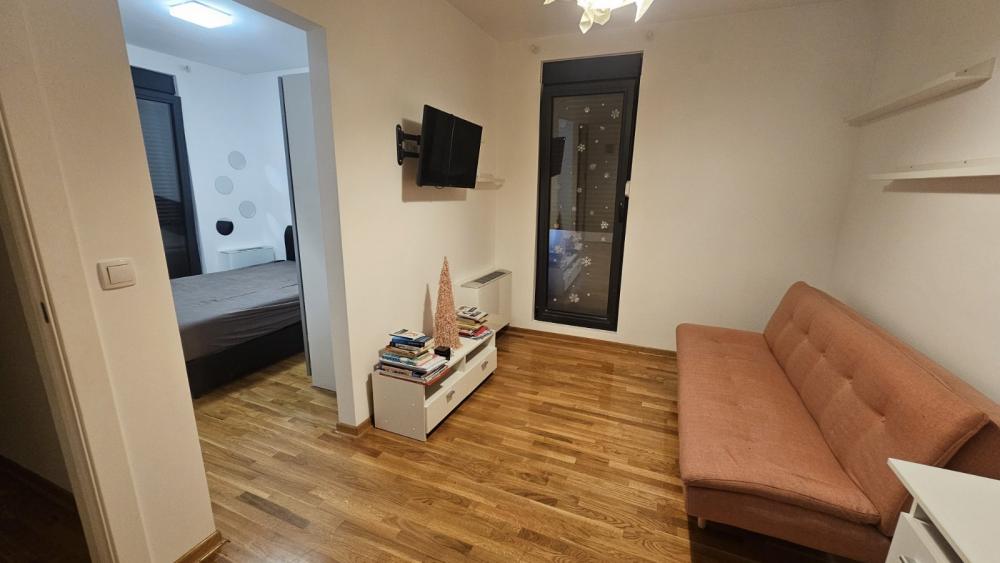 Slika 8 - Crnogorska, Trosoban stan za izdavanje, 80m2, 950€