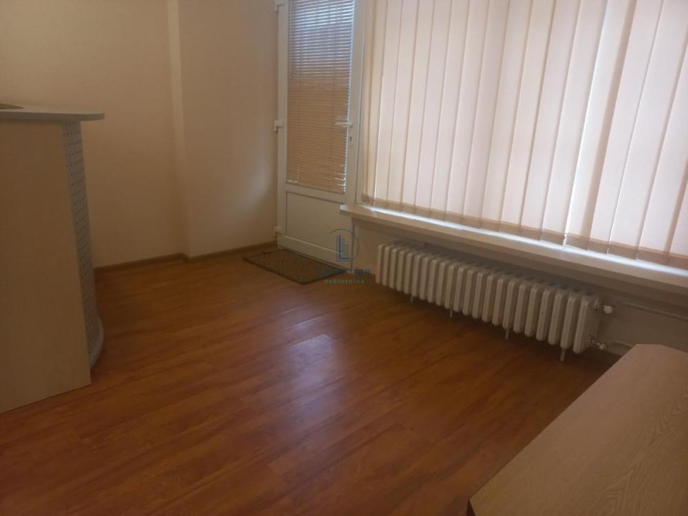 Glavna slika -Bulevar Arsenija Čarnojevića,  Lokal za izdavanje, 50m2, 500€