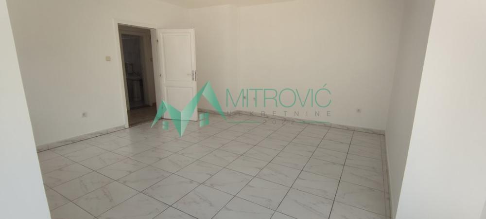 Slika 10 -  Lokal za izdavanje, 300m2, 3.500€
