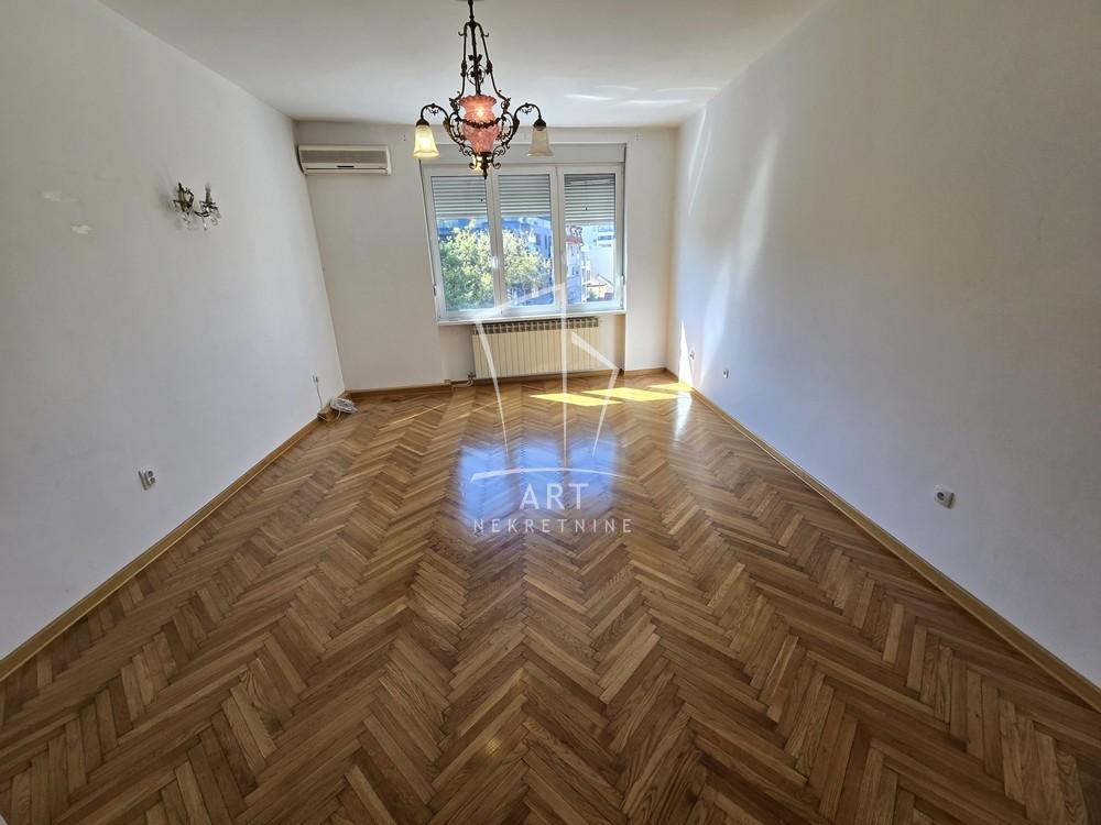 Slika 3 - Kursulina, Troiposoban stan za izdavanje, 98m2, 1.000€
