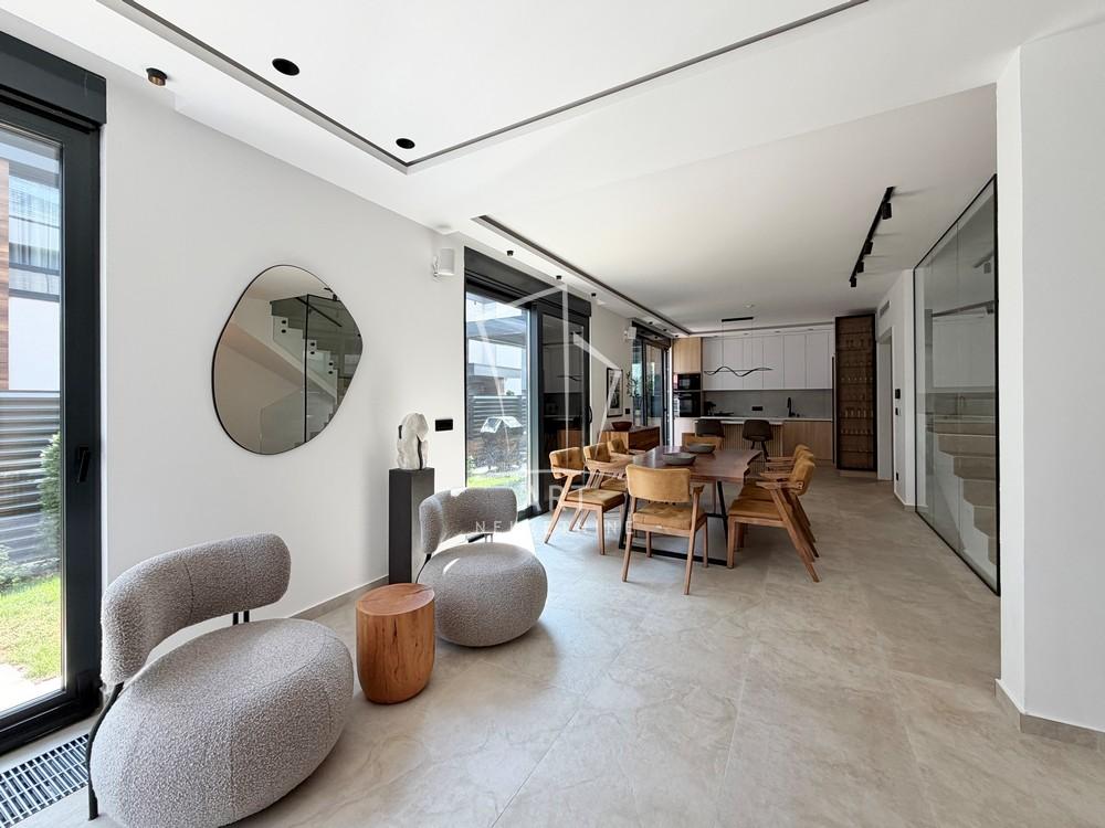 Slika 2 - Sestara Vuković, Četvoroiposoban stan na prodaju, 157m2, 980.000€