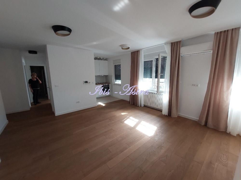 Slika 1 - Nebojšina, Trosoban stan za izdavanje, 73m2, 900€