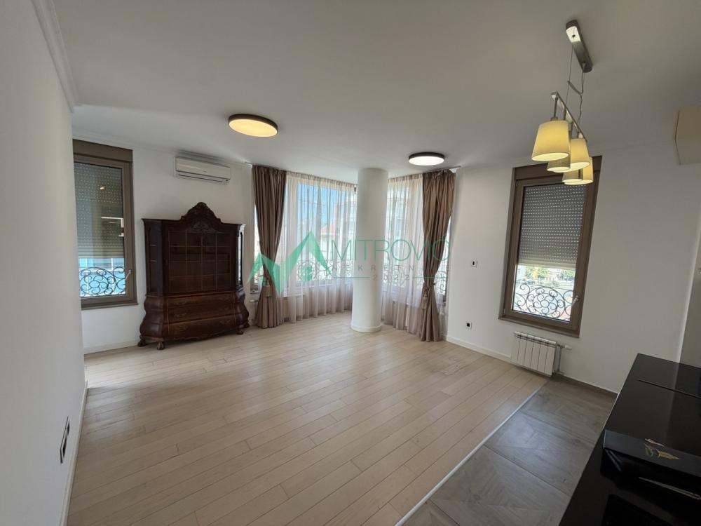 Glavna slika -Trosoban stan za izdavanje, 57m2, 1.000€