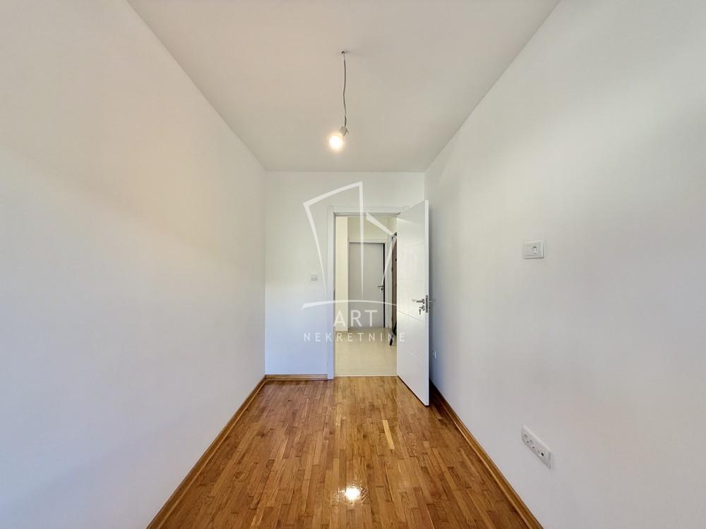 Slika 5 - 8. marta, Dvoiposoban stan na prodaju, 49m2, 87.000€