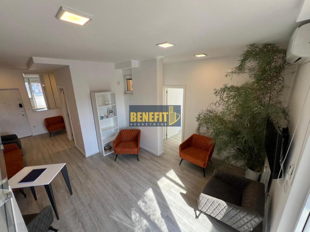 Glavna slika -Četvoroiposoban stan na prodaju, 118m2, 349.000€