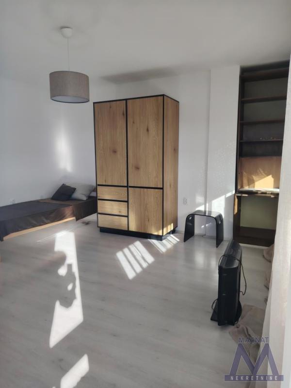 Slika 1 - Dvoiposoban stan za izdavanje, 420€
