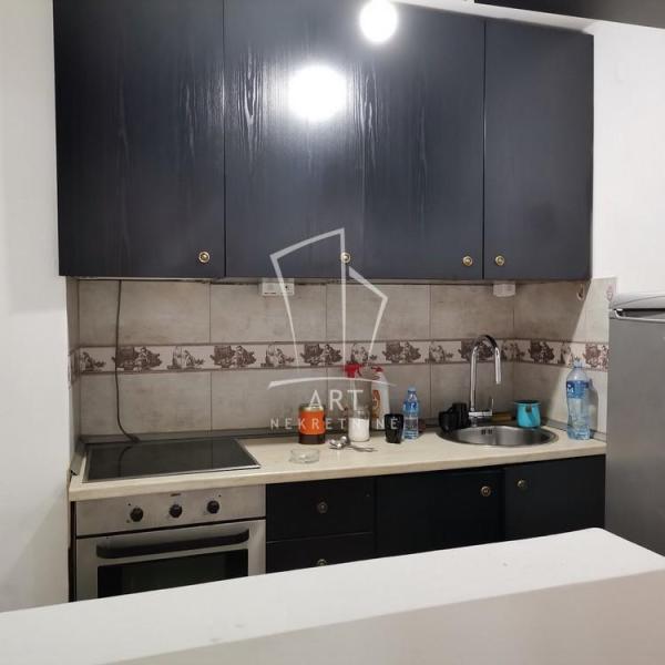 Slika 2 - Matice Srpske, Dvosoban stan za izdavanje, 44m2, 400€